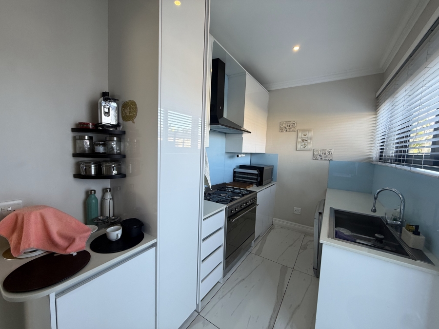 5 Bedroom Property for Sale in The Islands Estates North West